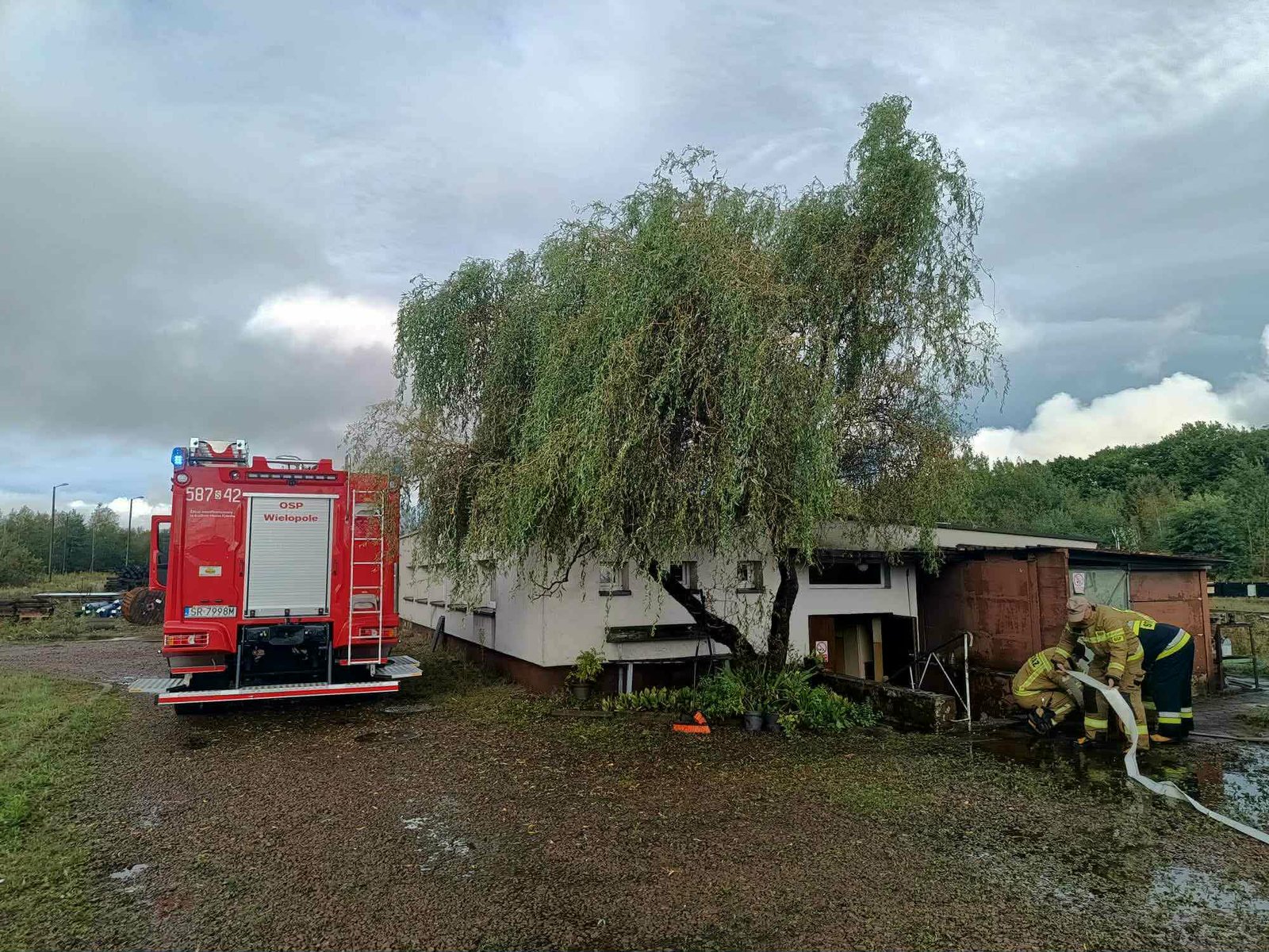 c1837dee-f660-40c7-8c27-3ec57942334c